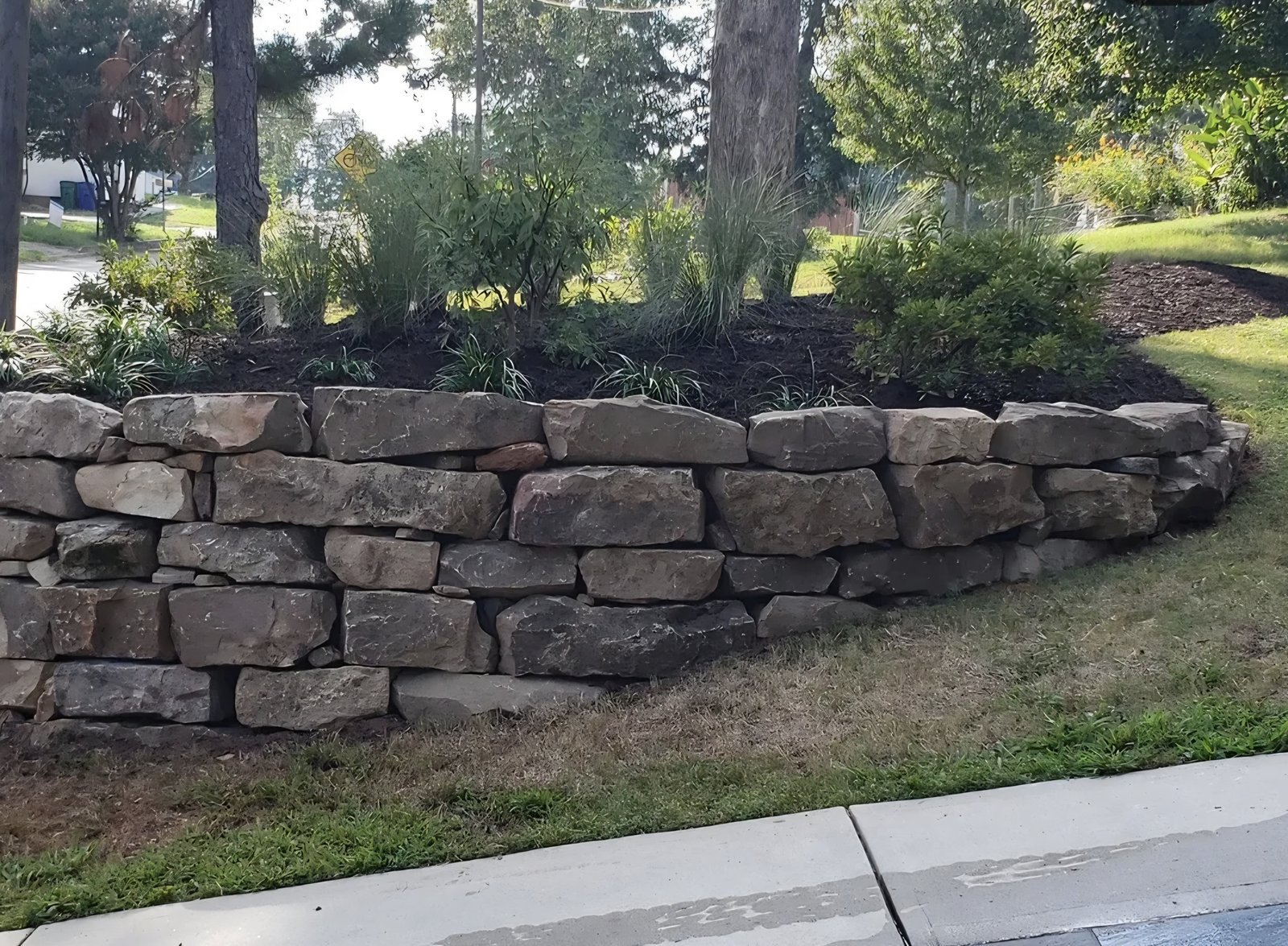 Stone Veneer & Flagstone Patio